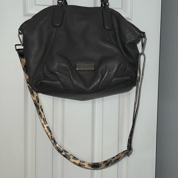 Marc by Marc Jacobs dark gray purse .Comes with additional cheetah strap - Picture 2 of 3